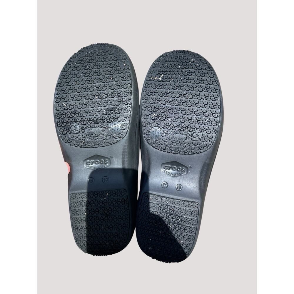 Crocs On The Clock Women’s Size 10 Black Slip Resistant Comfort Work Clogs Shoes - Picture 9 of 9